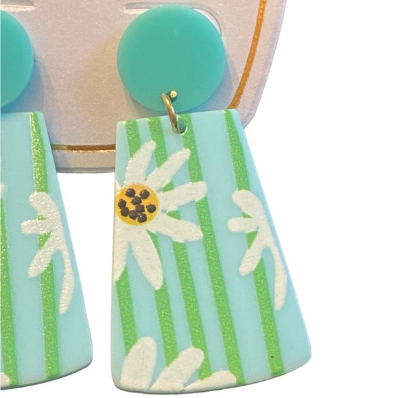 Acrylic Mint Green Daisy Print Earrings - Picture 4 of 4